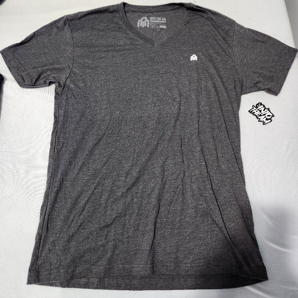 INTO THE AM v-neck tshirt gray heather charcoal Large NWT
